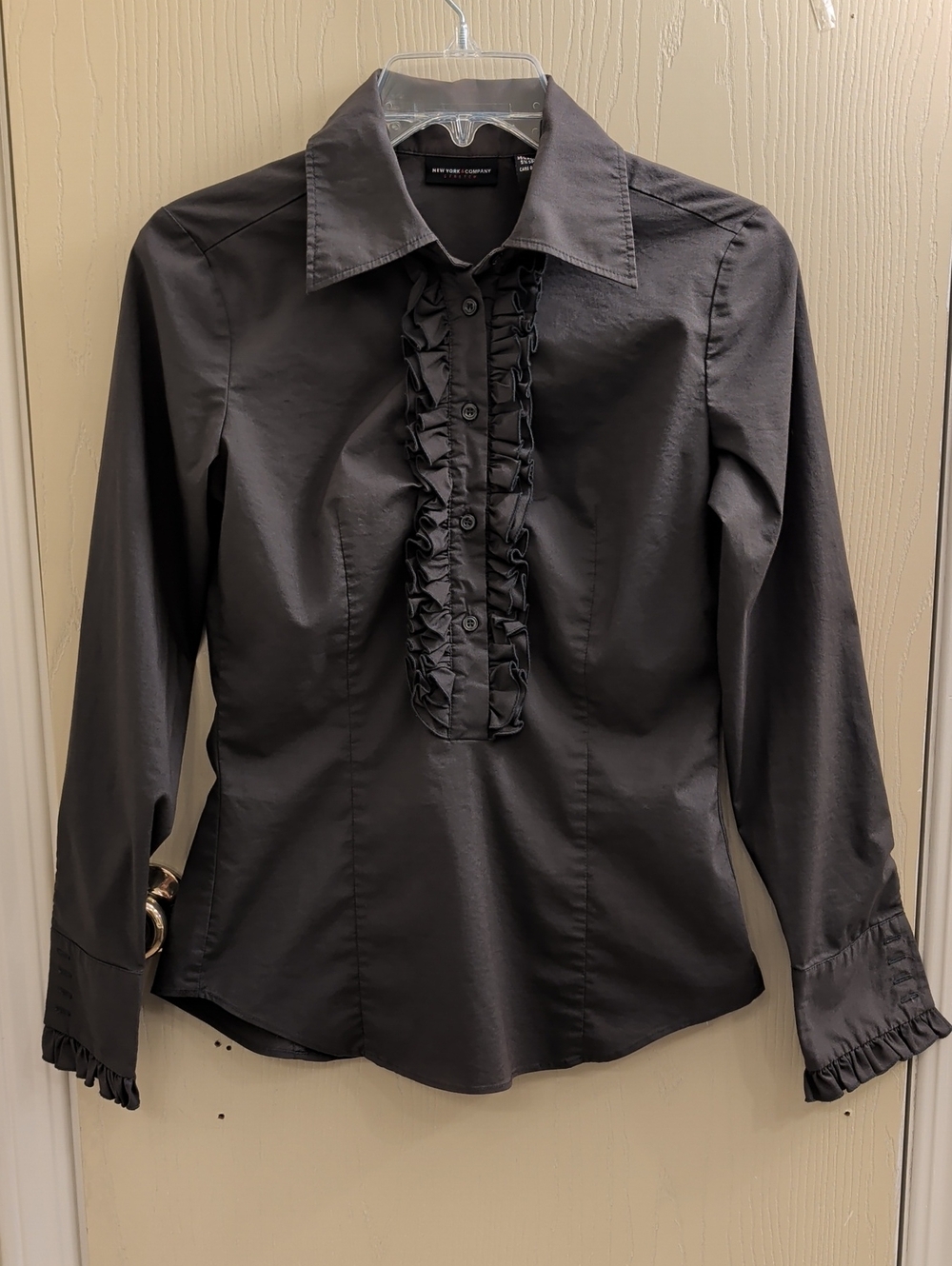 New York & Company Gray Ruffle-Trim Stretch Blouse XS